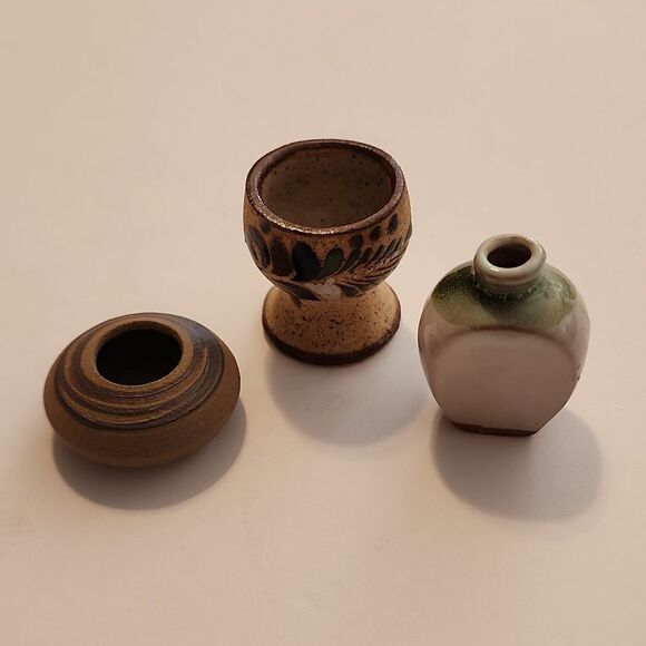 Set of Three Miniature Vintage Clay Pots - Picture 1 of 13